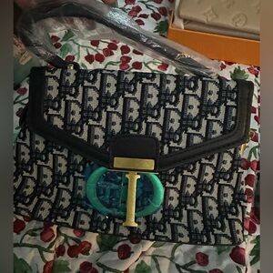 BAG BEAUTIFUL PERFECT FOR GIFT NOT AUTHENTIC